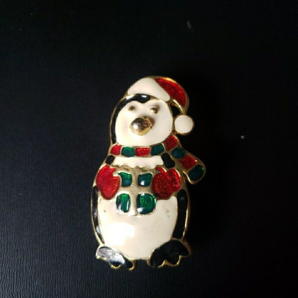 Vintage 80's Penguin Brooch Enamel winter Christmas Holiday  2inch